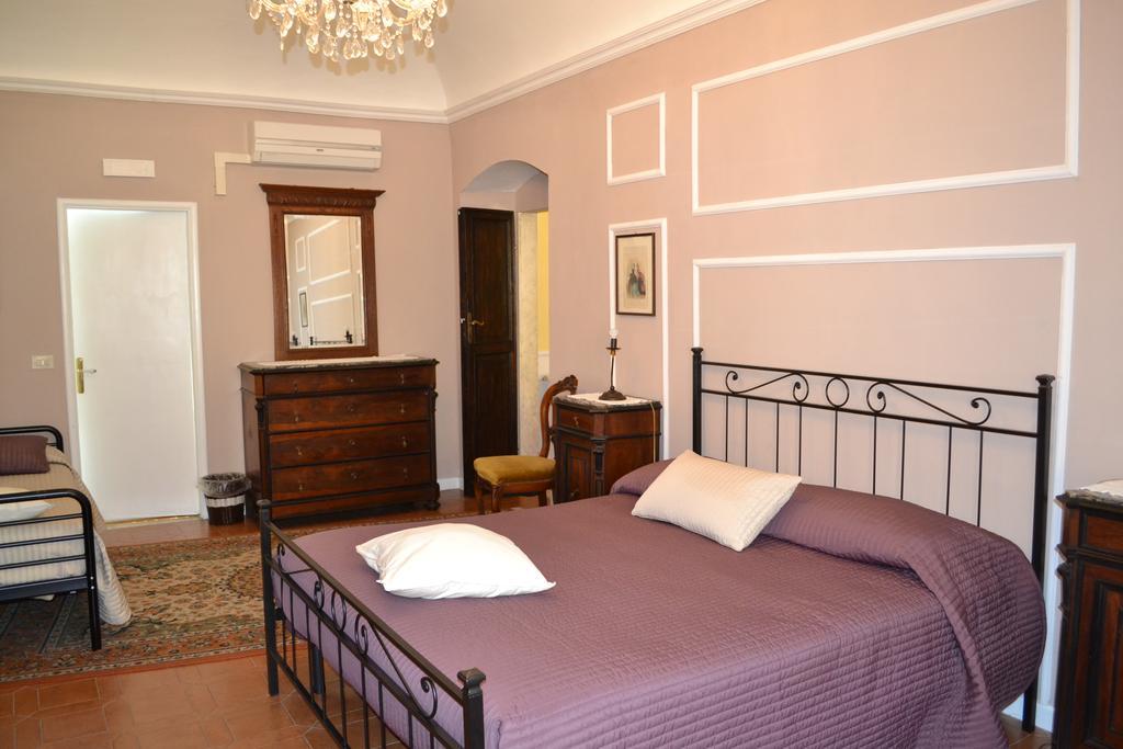 Corte Palazzo Picedi Benettini Sarzana Buitenkant foto