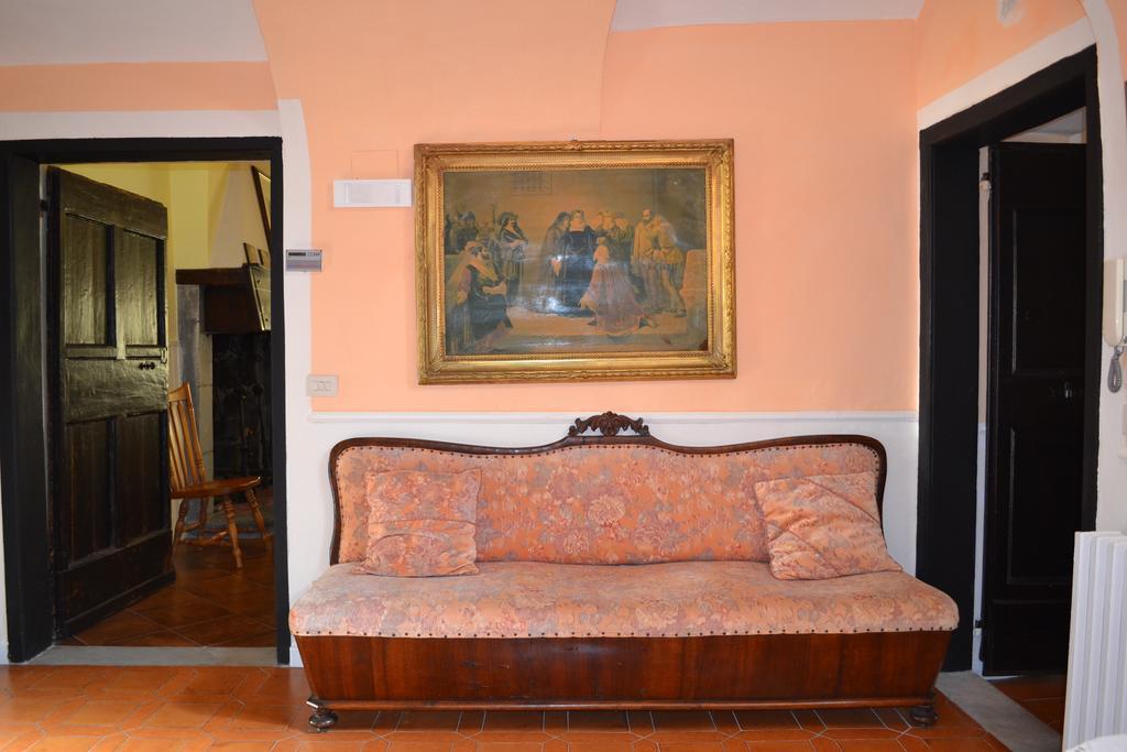 Corte Palazzo Picedi Benettini Sarzana Buitenkant foto