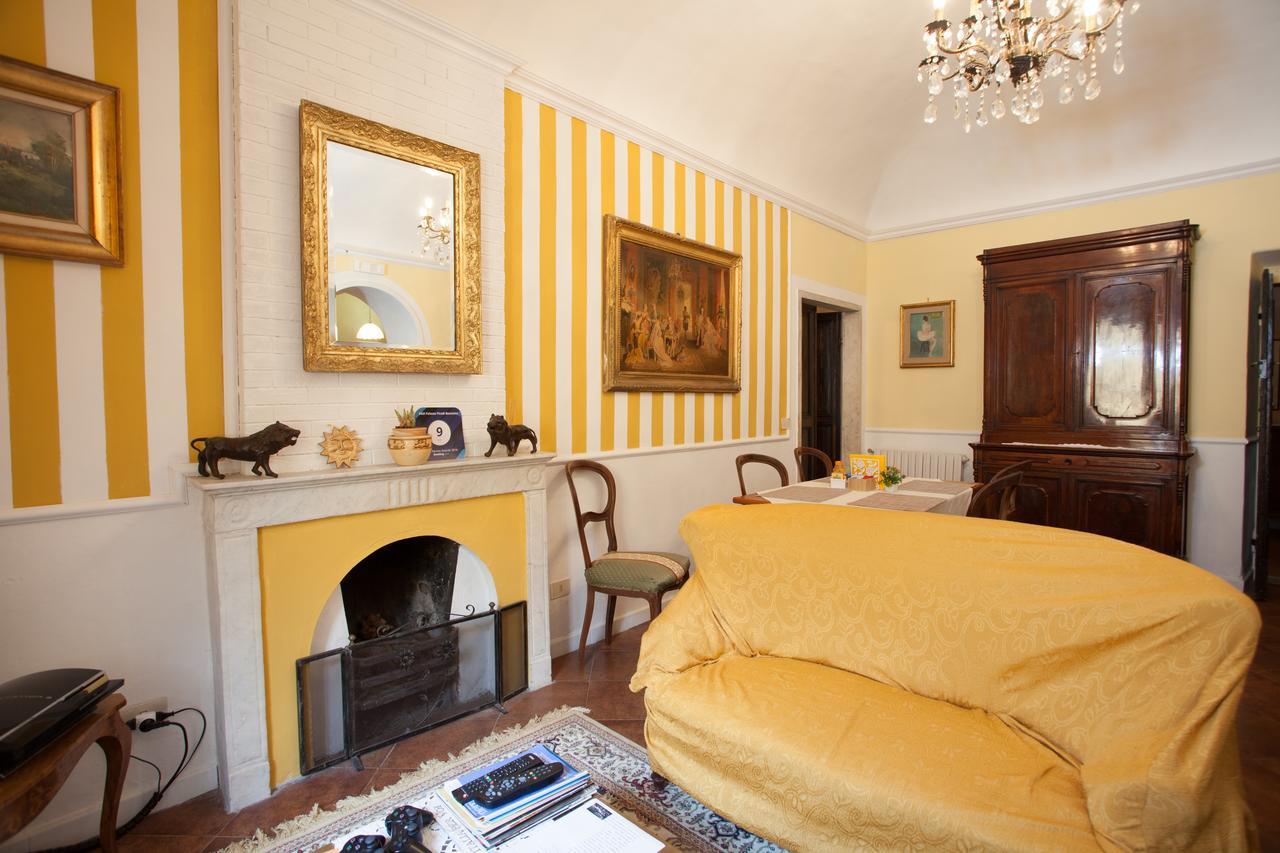 Corte Palazzo Picedi Benettini Sarzana Buitenkant foto
