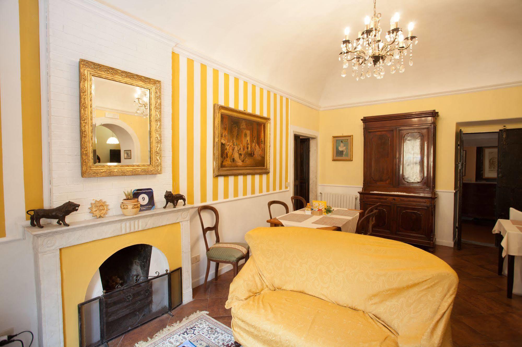 Corte Palazzo Picedi Benettini Sarzana Buitenkant foto